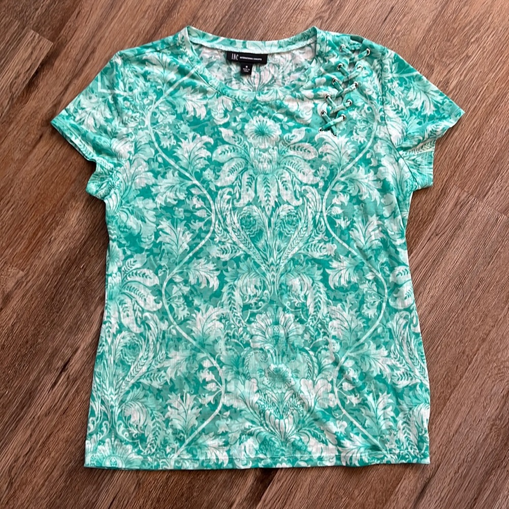 INC International Concepts Womens Lightweight Floral Print T-Shirt size Medium